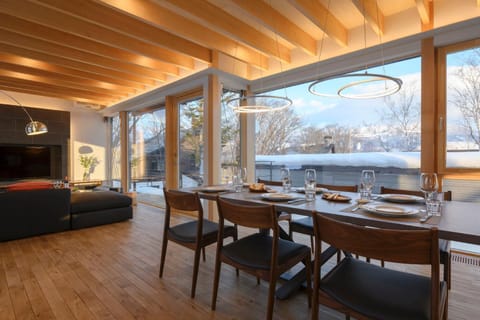 Seating area, Dining area