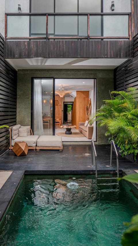 Property building, Patio, Day, Natural landscape, Garden, Living room, Seating area, Garden view, Pool view, Swimming pool, sunbed
