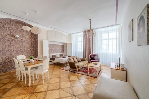 Bed, Living room, Photo of the whole room, Seating area, Dining area, Bedroom