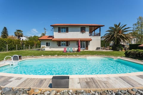 Property building, Garden view, Pool view, Swimming pool, sunbed
