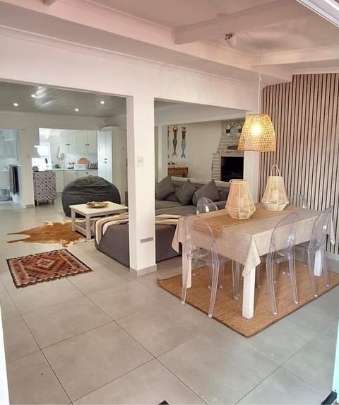 Die Boomhuis. Pearly Beach House in Western Cape