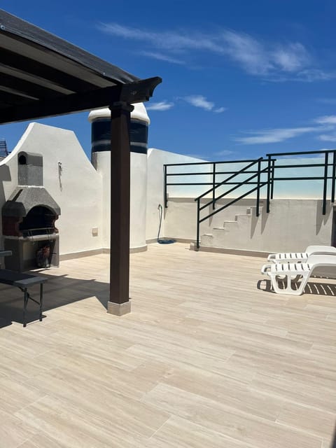 View (from property/room), Balcony/Terrace, Swimming pool, sunbed