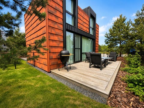 Property building, Patio, Garden