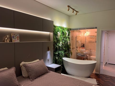 Bed, Bathroom, Photo of the whole room, Bedroom, Bath