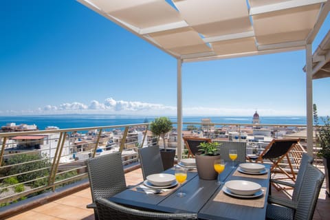 Property building, Patio, Day, Natural landscape, Balcony/Terrace, Dining area, Sea view