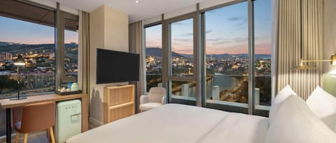 Bedroom, River view