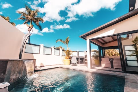 Patio, Balcony/Terrace, Pool view, Swimming pool, Swimming pool, sunbed