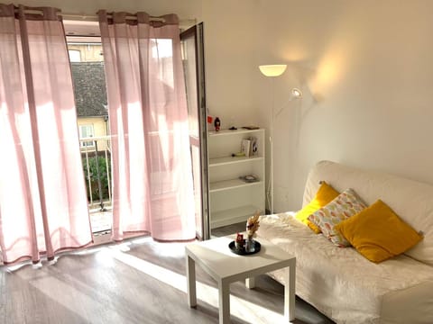 Seating area, Bedroom