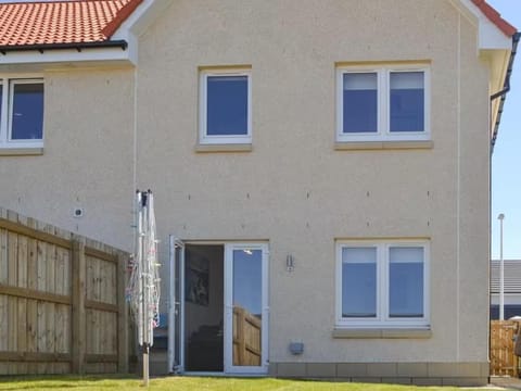 Property building, Day, Garden