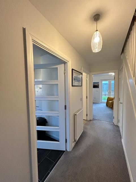 Facade/entrance, Photo of the whole room