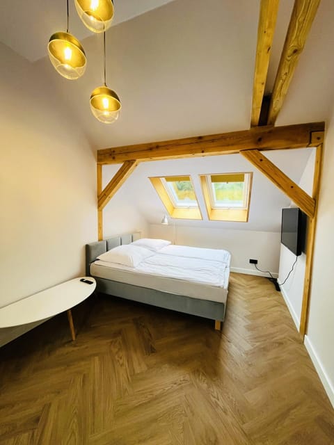 Bed, TV and multimedia, View (from property/room), View (from property/room), Other, Other, Other, Photo of the whole room, Bedroom, hair dresser, hair dresser