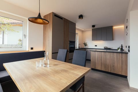 Dining area, kitchen