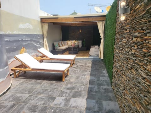 Balcony/Terrace, sunbed