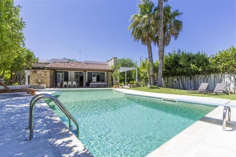 Property building, Garden, Pool view
