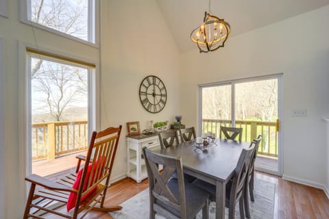 Mtn-View Family Retreat with Deck in Seven Devils! House in Seven Devils