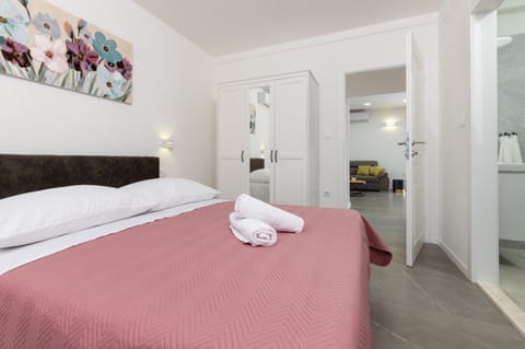 Shower, Bed, Bathroom, Photo of the whole room, Bedroom, towels, wardrobe