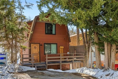 Le Chalet of Arrowbear Lake Chalet in Arrowbear Lake
