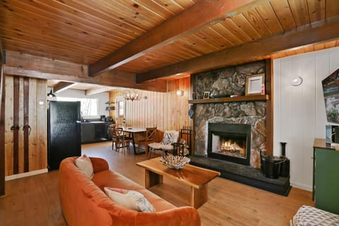 Le Chalet of Arrowbear Lake Chalet in Arrowbear Lake