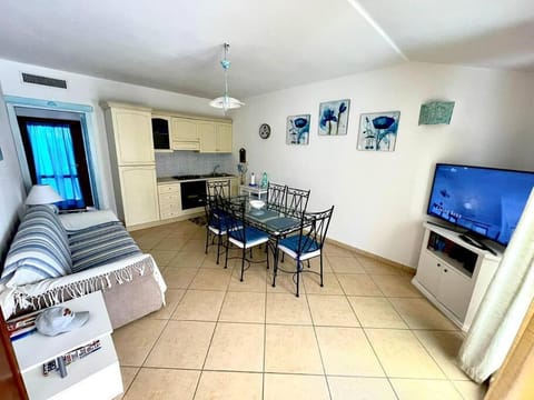 Communal lounge/ TV room, TV and multimedia, Living room, Dining area, pet friendly, stove