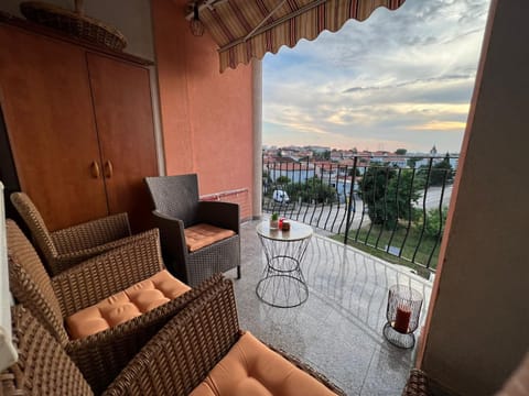 View (from property/room), Balcony/Terrace, Seating area