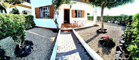 Facade/entrance, Garden, Garden, Garden view