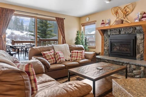 Cozy Ski In Ski Out Walk to Main St House in Breckenridge