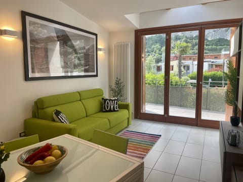 Garden, Living room, Seating area, Dining area, Garden view