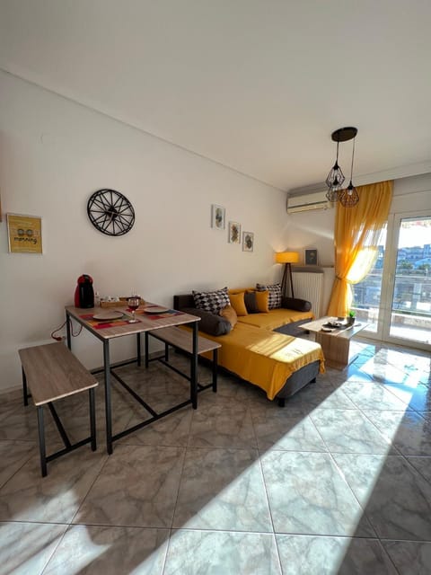 Living room, Seating area, Dining area, air conditioner