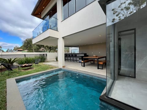 Day, Dining area, Pool view, Swimming pool