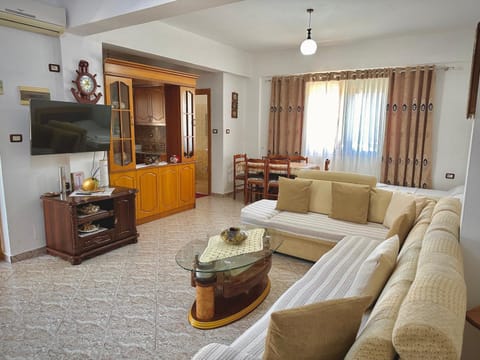 Kitchen or kitchenette, Living room, Seating area, air conditioner