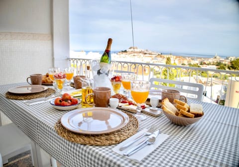 Sea view, Breakfast