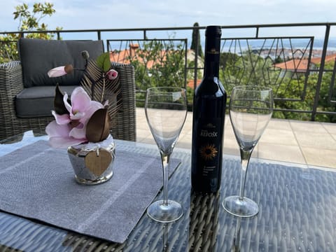 Patio, View (from property/room), Balcony/Terrace