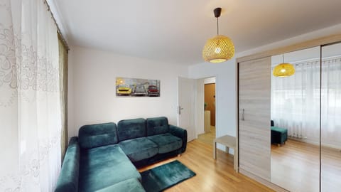 TV and multimedia, Living room, Seating area, wardrobe