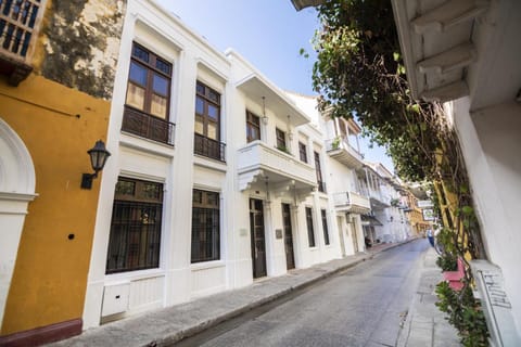 Property building, Day, Neighbourhood, Street view