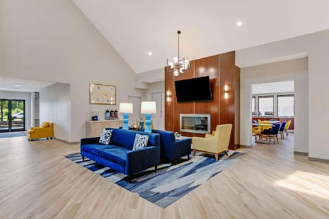 Comfort Suites Chesapeake - Norfolk Hotel in Chesapeake