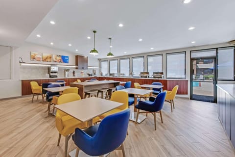 Comfort Suites Chesapeake - Norfolk Hotel in Chesapeake