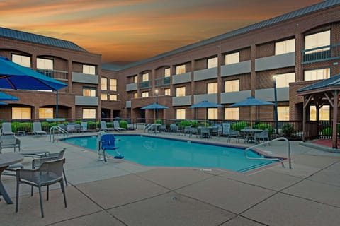 Comfort Suites Chesapeake - Norfolk Hotel in Chesapeake