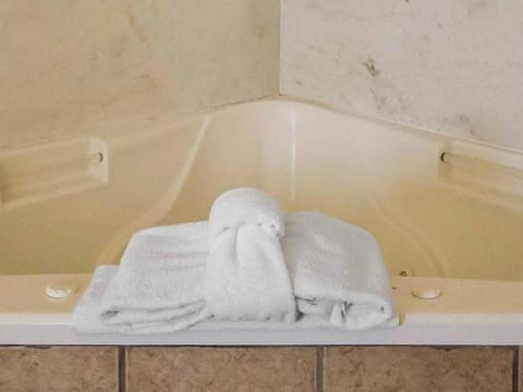 Quality Suites Jeffersonville - Louisville North Hotel in Clarksville