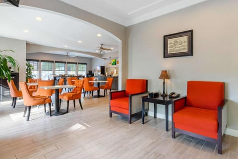 Quality Inn & Suites Lexington Hotel in Leesville