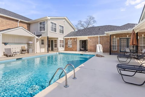 Quality Inn & Suites Lexington Hotel in Leesville