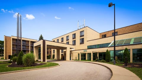 Best Western East Towne Suites Hotel in Madison