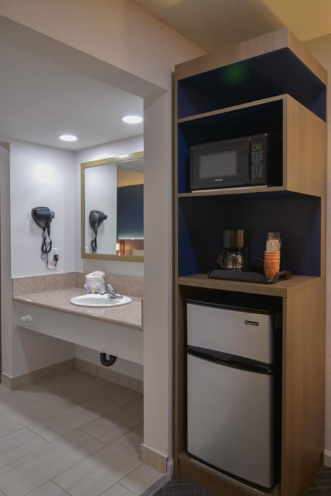 Comfort Inn & Suites Moreno Valley near March Air Reserve Base Hotel in Moreno Valley
