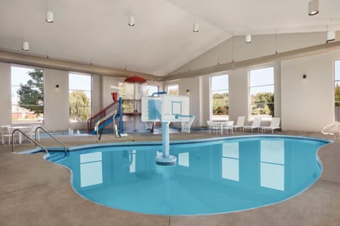 Country Inn & Suites by Radisson, Madison Southwest, WI Hotel in Fitchburg