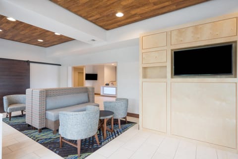 Holiday Inn Express Hotel & Suites Frankfort By IHG Hotel in Frankfort