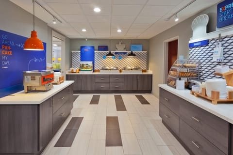 Holiday Inn Express Hotel & Suites Dothan North By IHG Hotel in Dothan