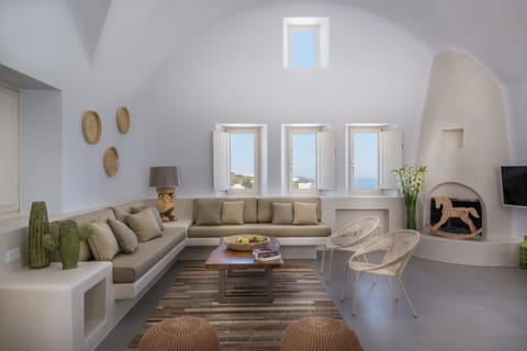 White & Co. Exclusive Island Villas Hotel in Santorini