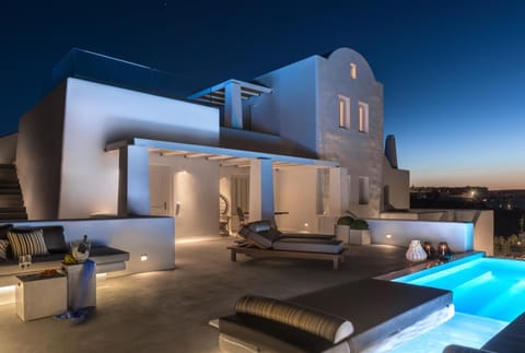 White & Co. Exclusive Island Villas Hotel in Santorini