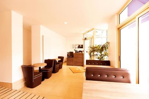 Le Theatre Hotel in Suresnes