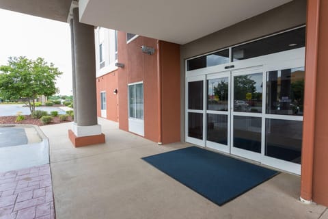 Holiday Inn Express Hotel & Suites Athens Alabama by IHG Hotel in Wheeler Lake