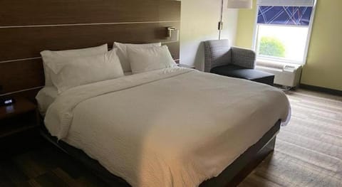 Holiday Inn Express Hotel & Suites Greenwood By IHG Hotel in Mississippi